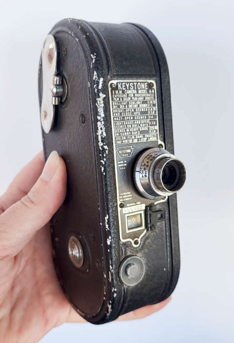 vintage Keystone Model K-8 movie camera: vintage ca. 1930's Made in USA 8mm movie camera, spring wound but in unknown condition so please see all pictures