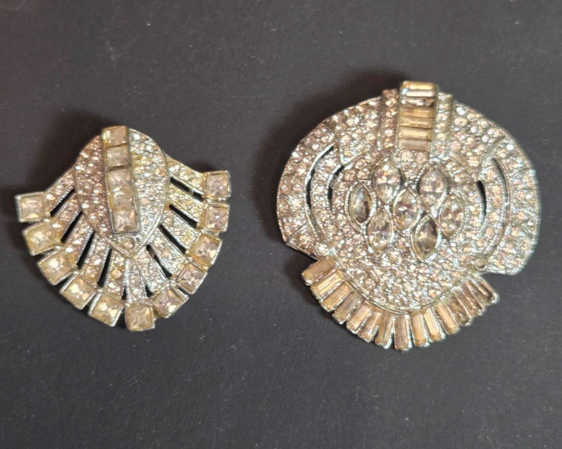 antique estate jewelry: pair of shoe or scarf clips: set or lot of two vintage or antique Art Deco period dress or fur clips, with clear cut rhinestones, paste or diamante