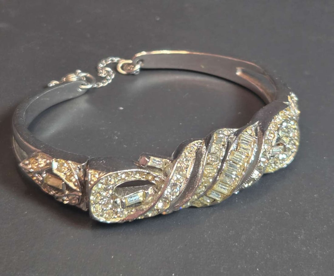 vintage estate jewelry: rhinestone bangle bracelet (1 of 10)