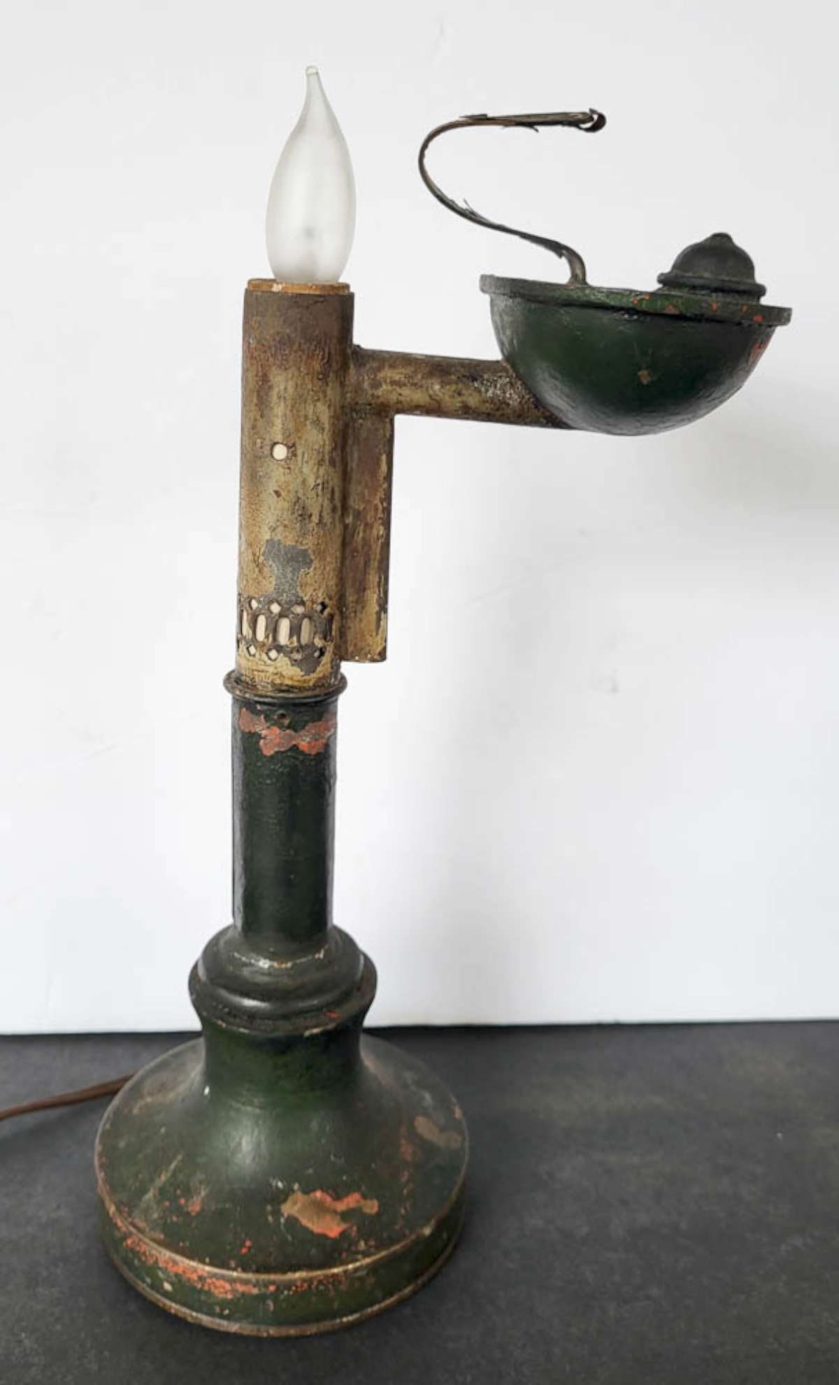 vintage French Maison Malabert lamp: vintage Toleware style table lamp with bridge style design in original green finish, meant to resemble a whale oil lamp, marked underneath Malabert as shown