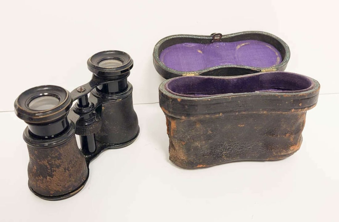 antique pair of opera glasses in case: antique leather case with unmarked pair of binocular glasses, adjustable