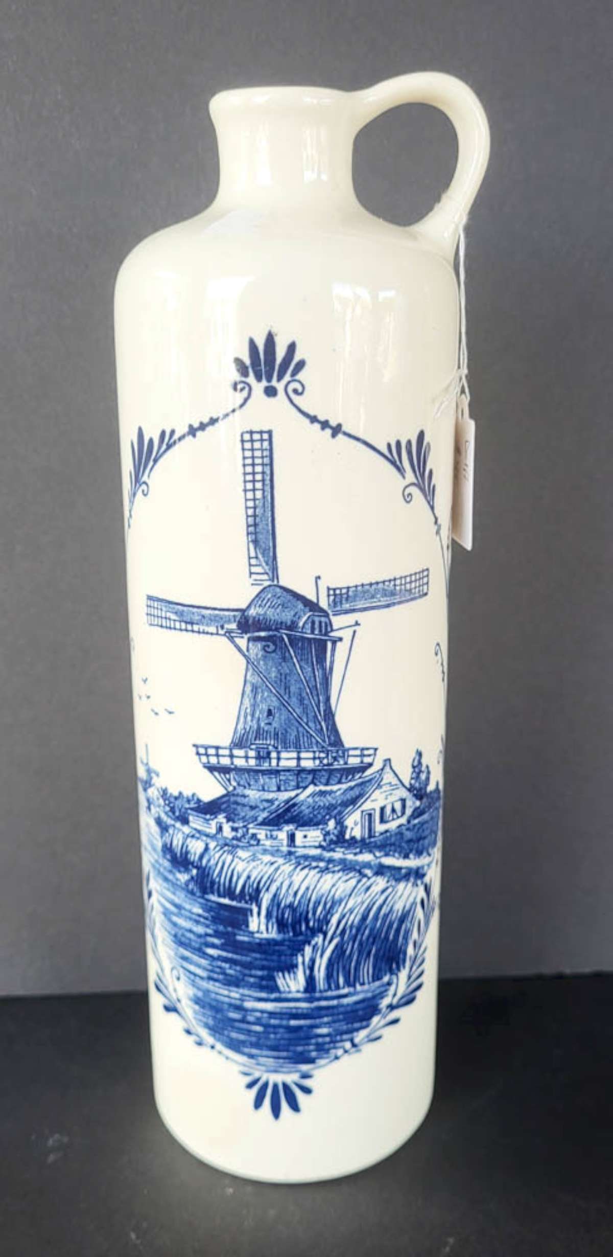 vintage Delft porcelain liquor bottle (1 of 8)