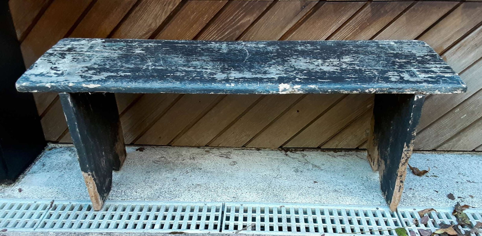 antique black Primitive bench - 4