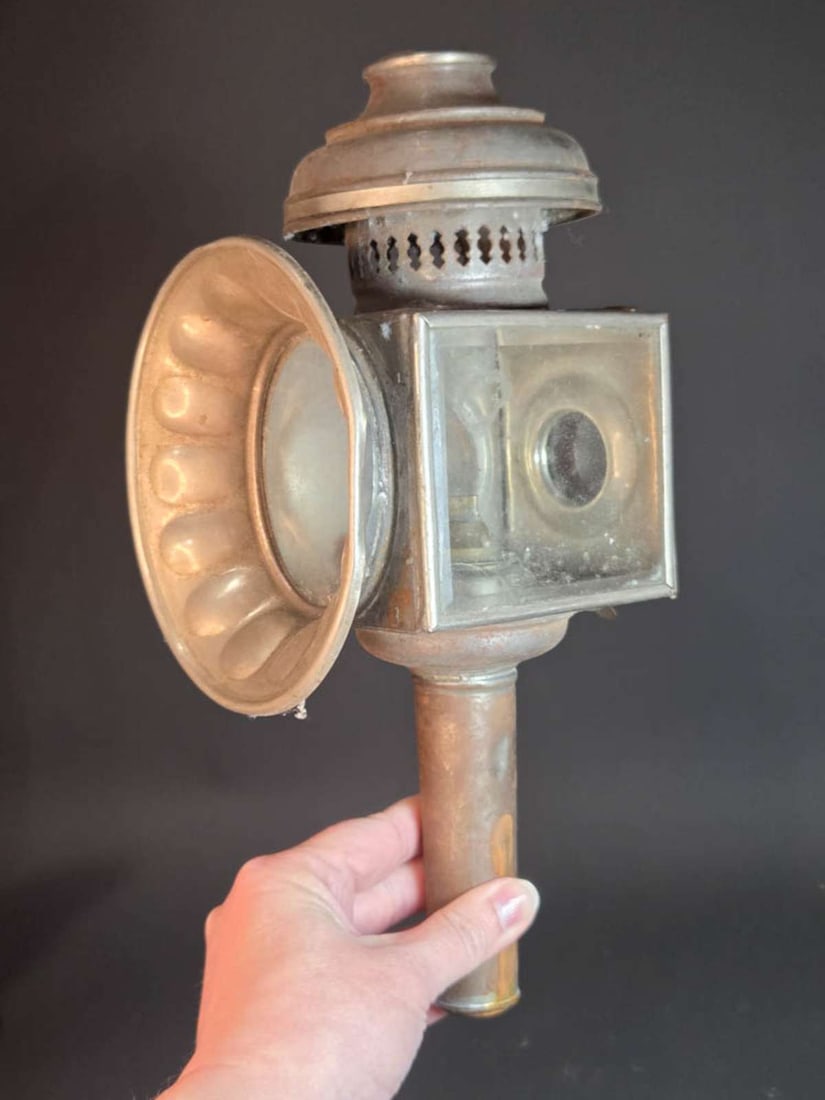 antique carriage lamp (1 of 8)