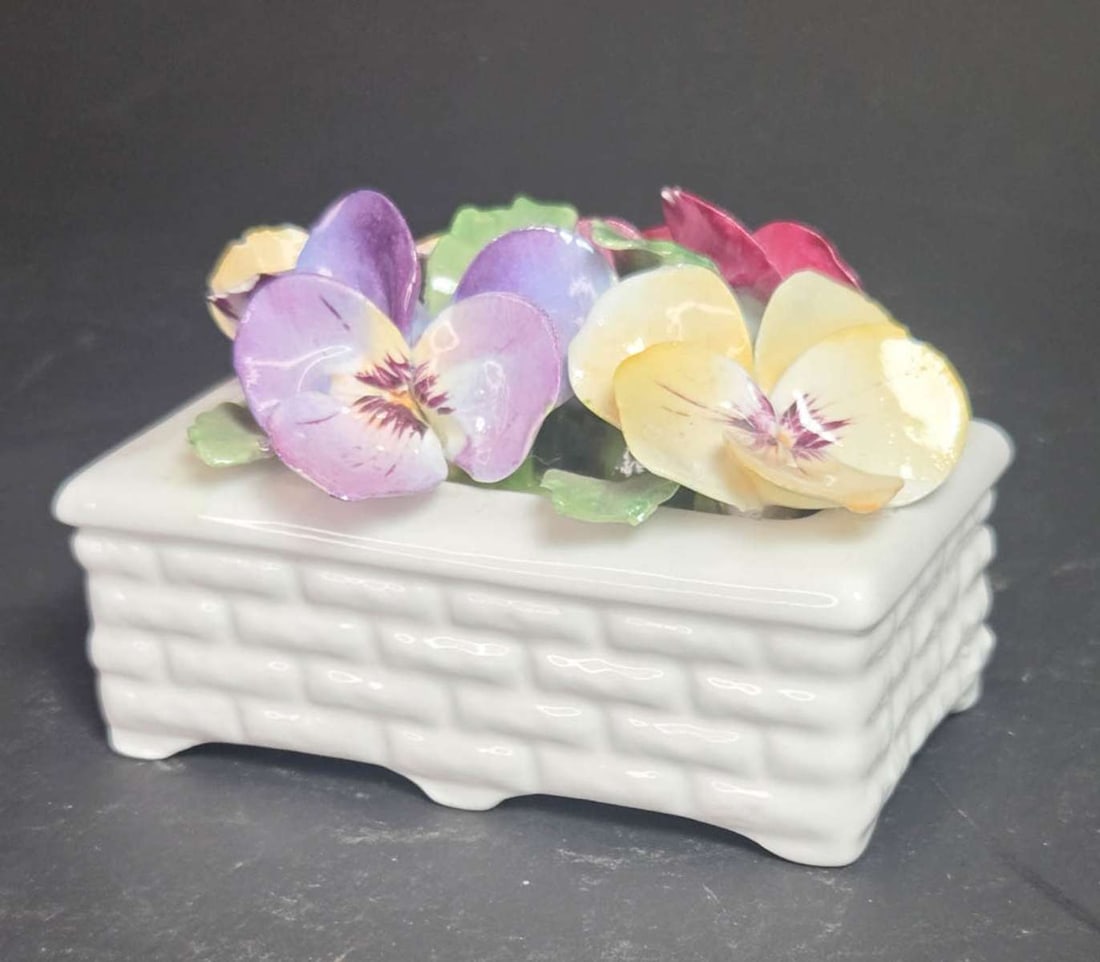 vintage English porcelain floral sculpture: marked as shown September Fine Bone China Crown Staffordshire Made in England Hand Modelled and Painted, small white planter pot with hand painted flowers depicting realistic Pansies or Violets 