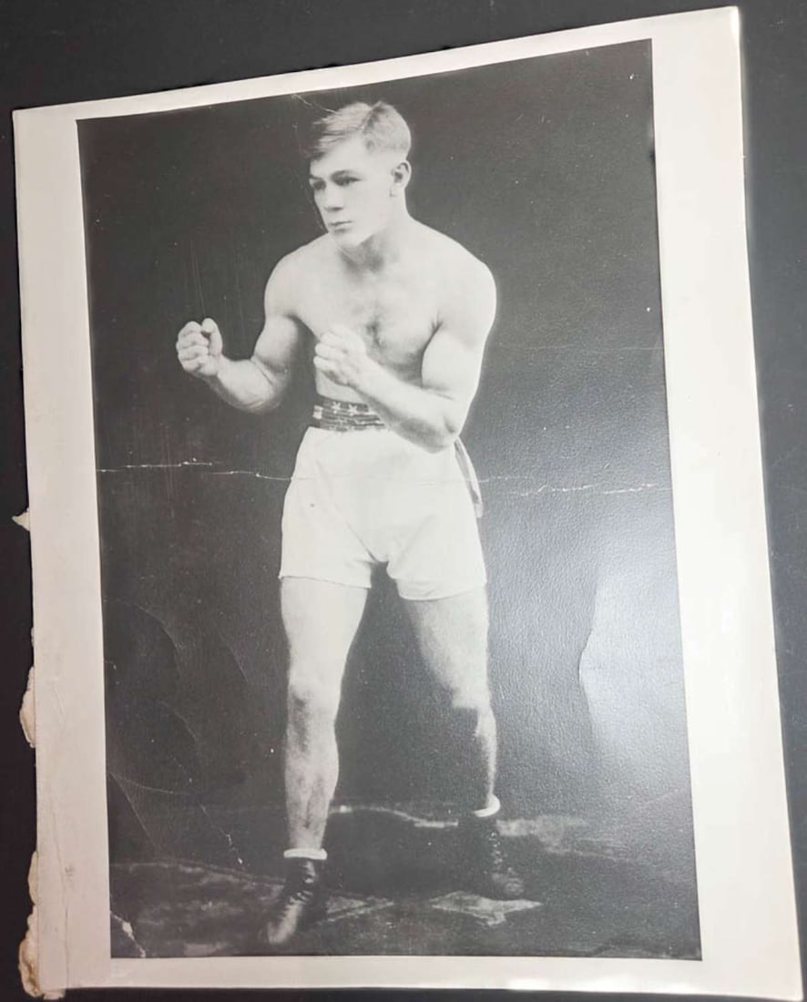 vintage publicity photograph pugilist: vintage or antique early 1900's black and white photograph of a boxer posing about 9 3/4" high by 8" wide please let us know if you recognize this man?