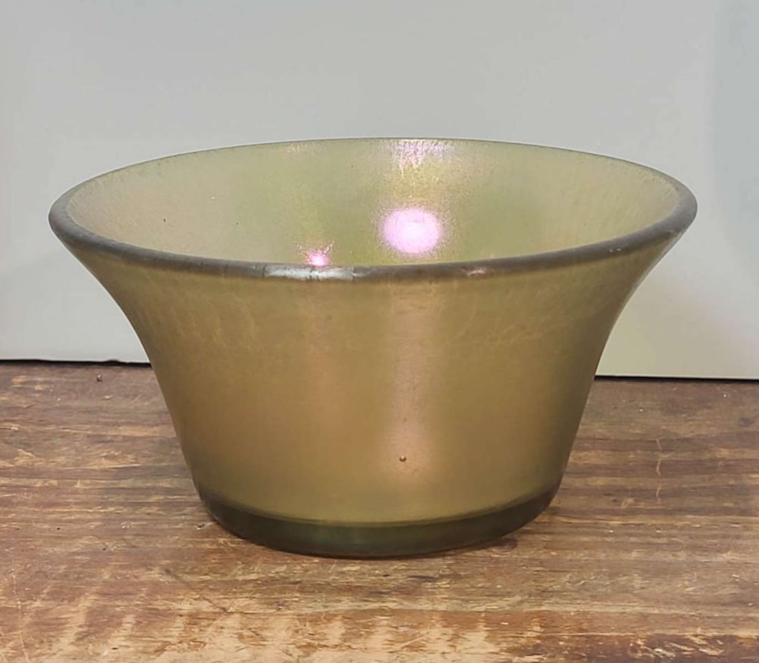 antique iridescent Art Glass bowl: unmarked, looks like a Tiffany style, flared rim bowl, nice Aurene finish (see close-ups) in pink, blue and green hues 5 1/4" in diameter (top) by 3" tall