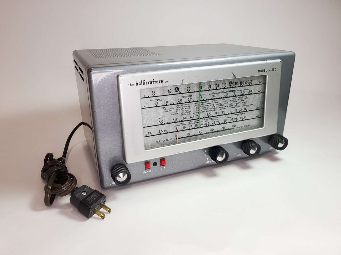 Hallicrafters S-38D shortwave radio receiver: vintage AM/CW communication receiver, made ca. mid-1950's so great MCM or Mid Century Modern style about 13" wide by 7 1/4" high by almost 8" deep (not including protruding