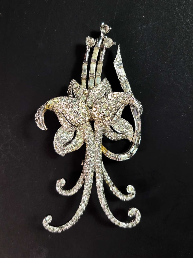 vintage estate jewelry: rhinestone pin brooch (1 of 8)