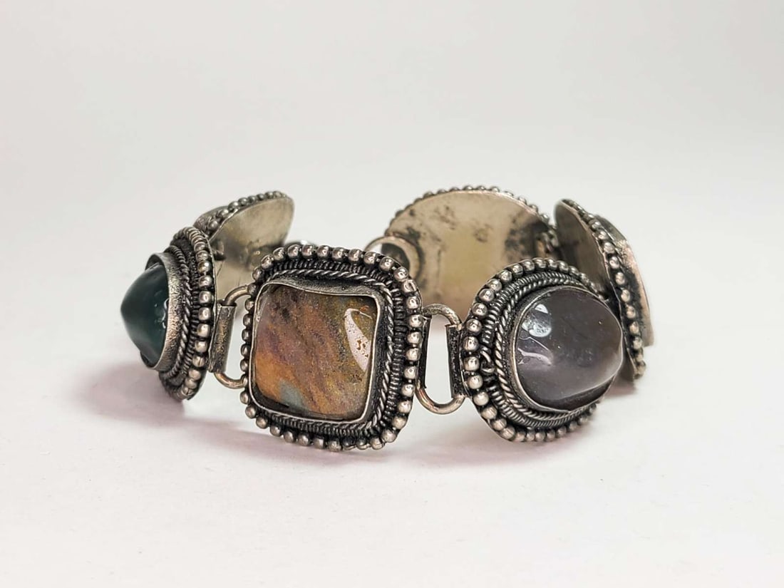 vintage estate jewelry: gemstone bracelet: unmarked but most likely silver plated chunky bracelet with Jasper and Quartz or other gemstone inset beads in green and yellow/brown earth tones longest about 9" in length, adjustable and 