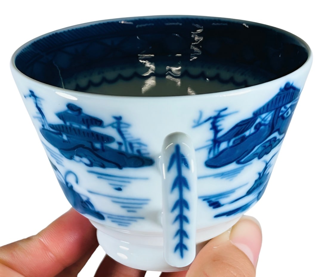 Set of 6 Blue and White Mottahedeh Portugal Blue Canton Tea Cups: Very good condition with no cracks or chips.3W 3H