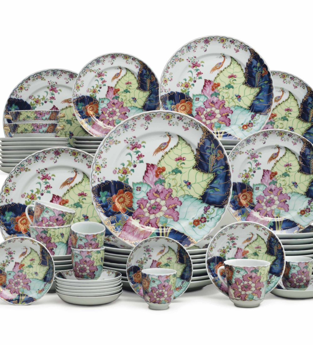 Mottahedeh "Tobacco Leaf" Porcelain Dinner Service for 8 Plus Serving Dishes: Gorgeous set in very good condition. This lot includes: 8 dinner plates (10.75"), 8 salad plates (8.75"), 8 tea cups (3.125") 8 saucers (5.75"), 2 vegetable serving bowls (8"), 1 large serving platter