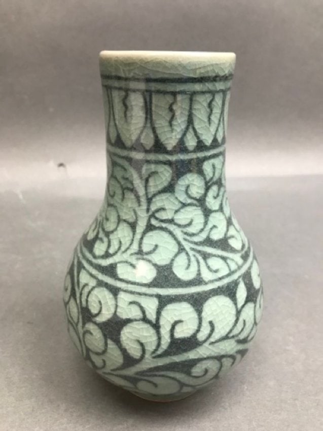 Korean Celadon Crackle Glazed Urn: 5.5D x 7H