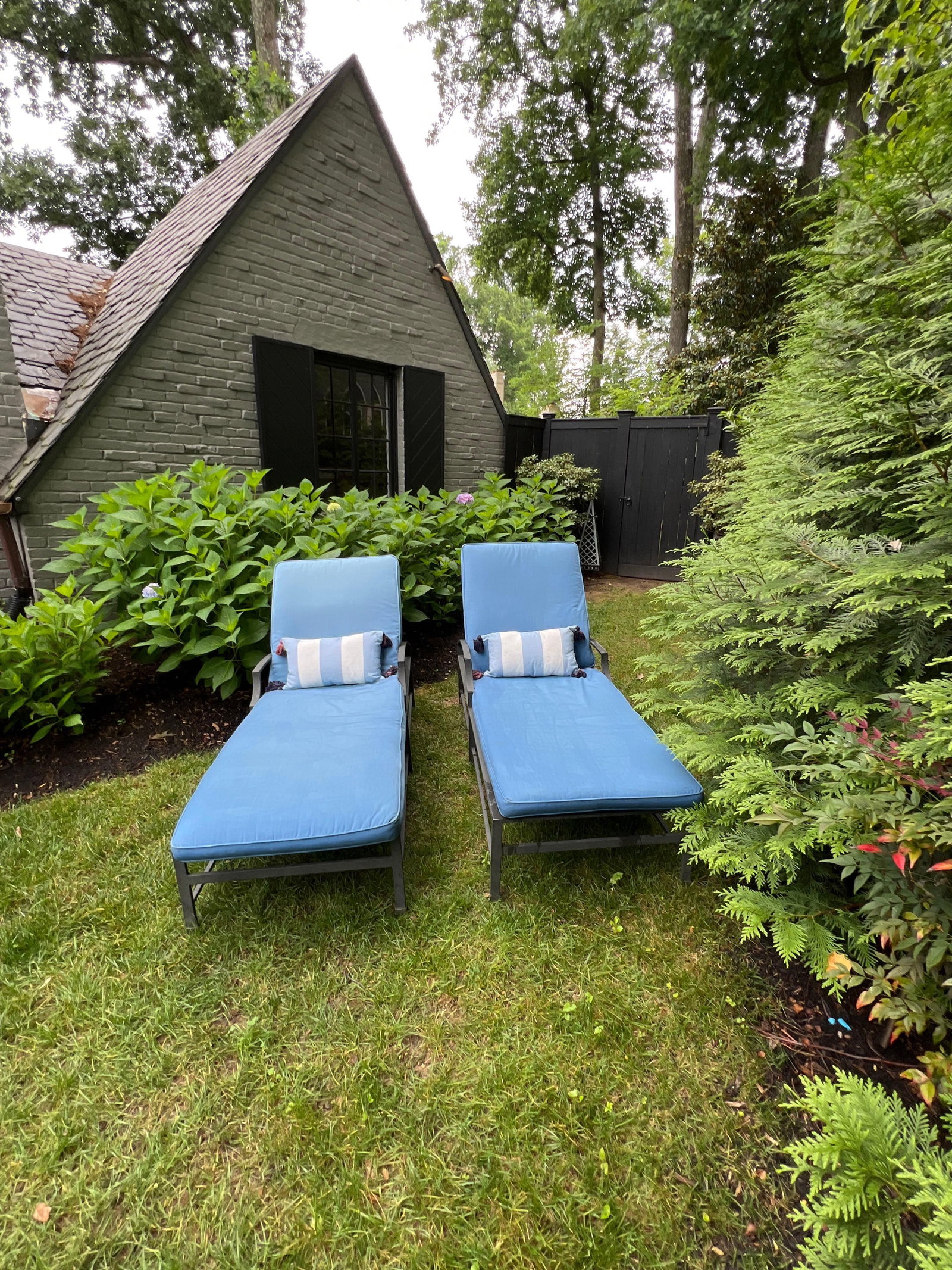 Restoration Hardware Pair of Aluminum Reclining Chaise Lounges, Carmel Collection (1 of 16)