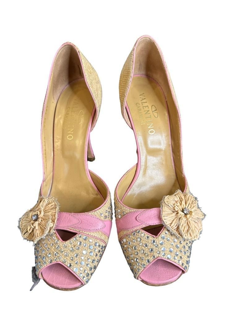 Valentino Garavani Tweed D'Orsay Pumps: Brand: Valentino Size: 36 EU Condition: Great Shipping only. No local pick up.