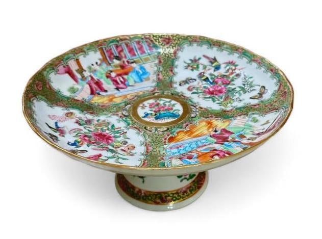 Antique Famille Rose Medallion Tazza Centerpiece Bowl, Early 20th Century: Brand: Unbranded Description: A collector's piece for Rose Medallion. A lovely and unique tazza or centerpiece Material: Porcelain Color: