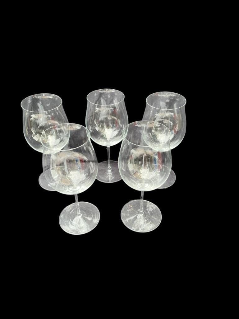 Riedel Superleggero Burgundy Grand Cru Wine Glasses - Set of 5: Brand: Reidel Materials: Crystal Color: Clear Item Type: Wine Glasses Design Features: Beautiful and elegant simplicity in a grape-specific