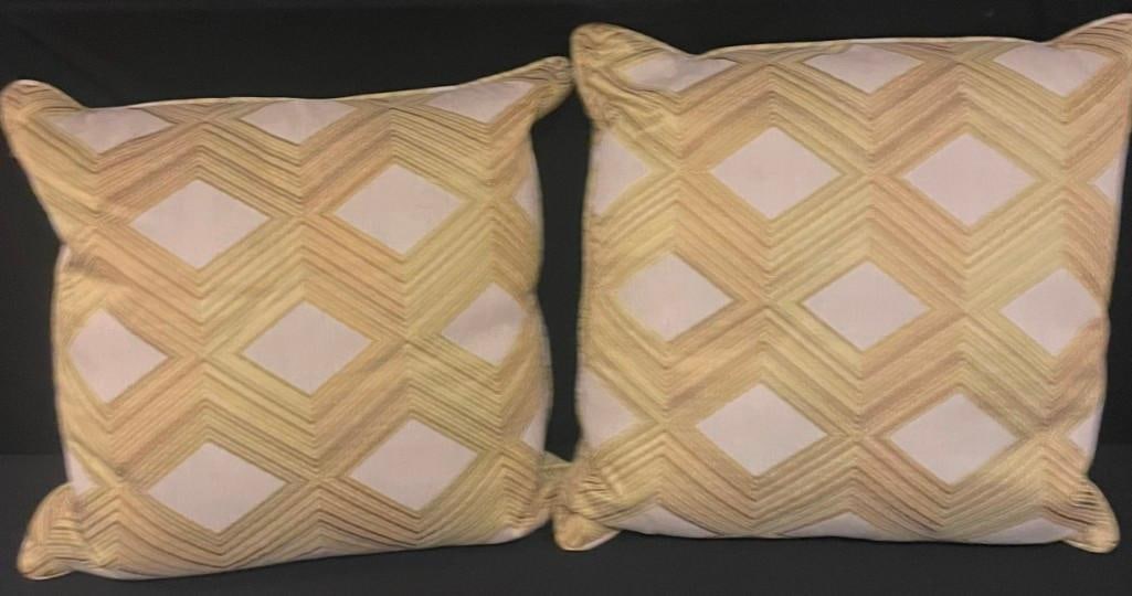 Pair of Custom Decorative Accent Throw Pillows (1 of 3)
