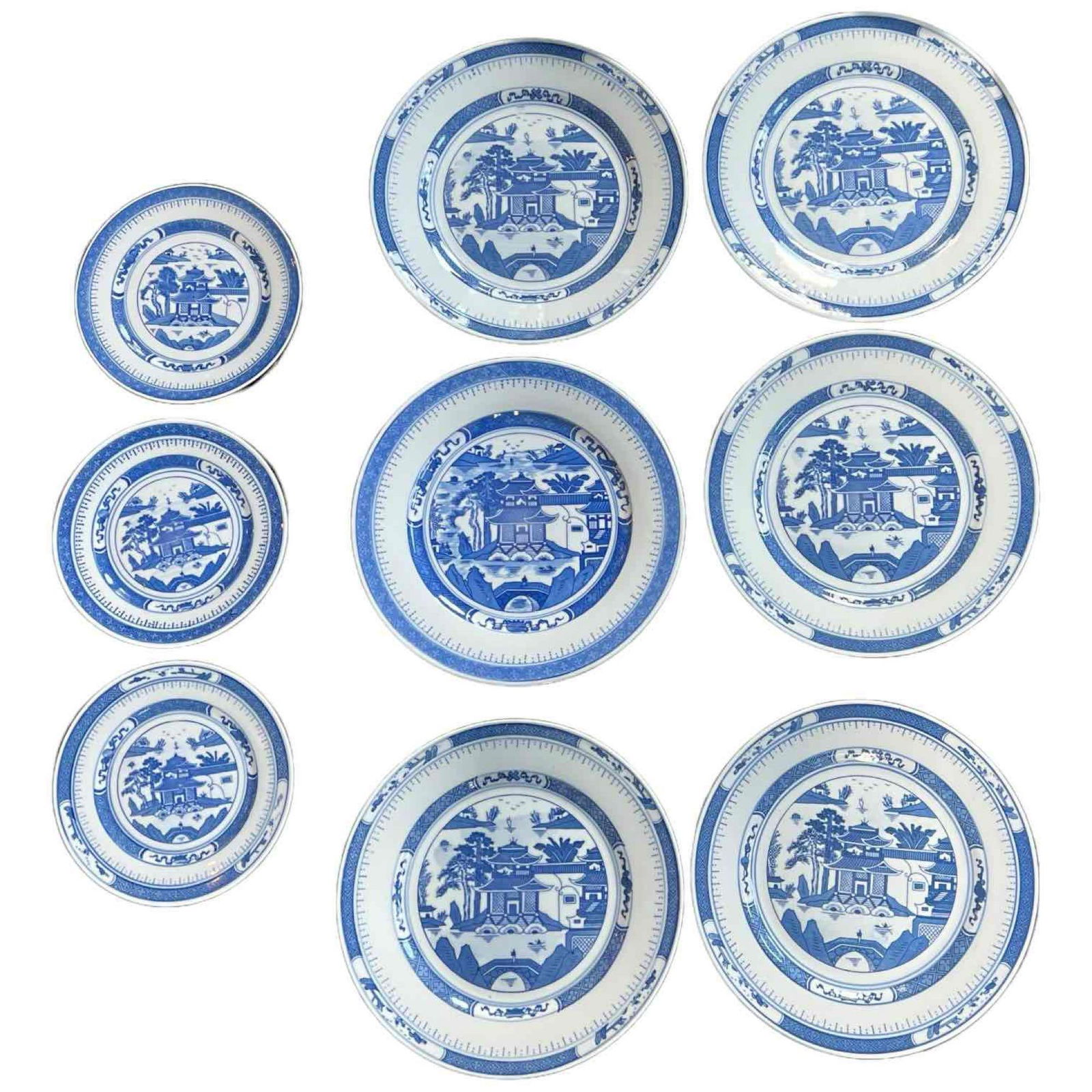 Blue Canton Mottahdeh Style Vintage Dinner and Salad Plates: Brand: Unbranded Item Type: Dishes Size: 9"Diameter Condition: Excellent This lot includes: 6 dinner plates; 3 Salad plates