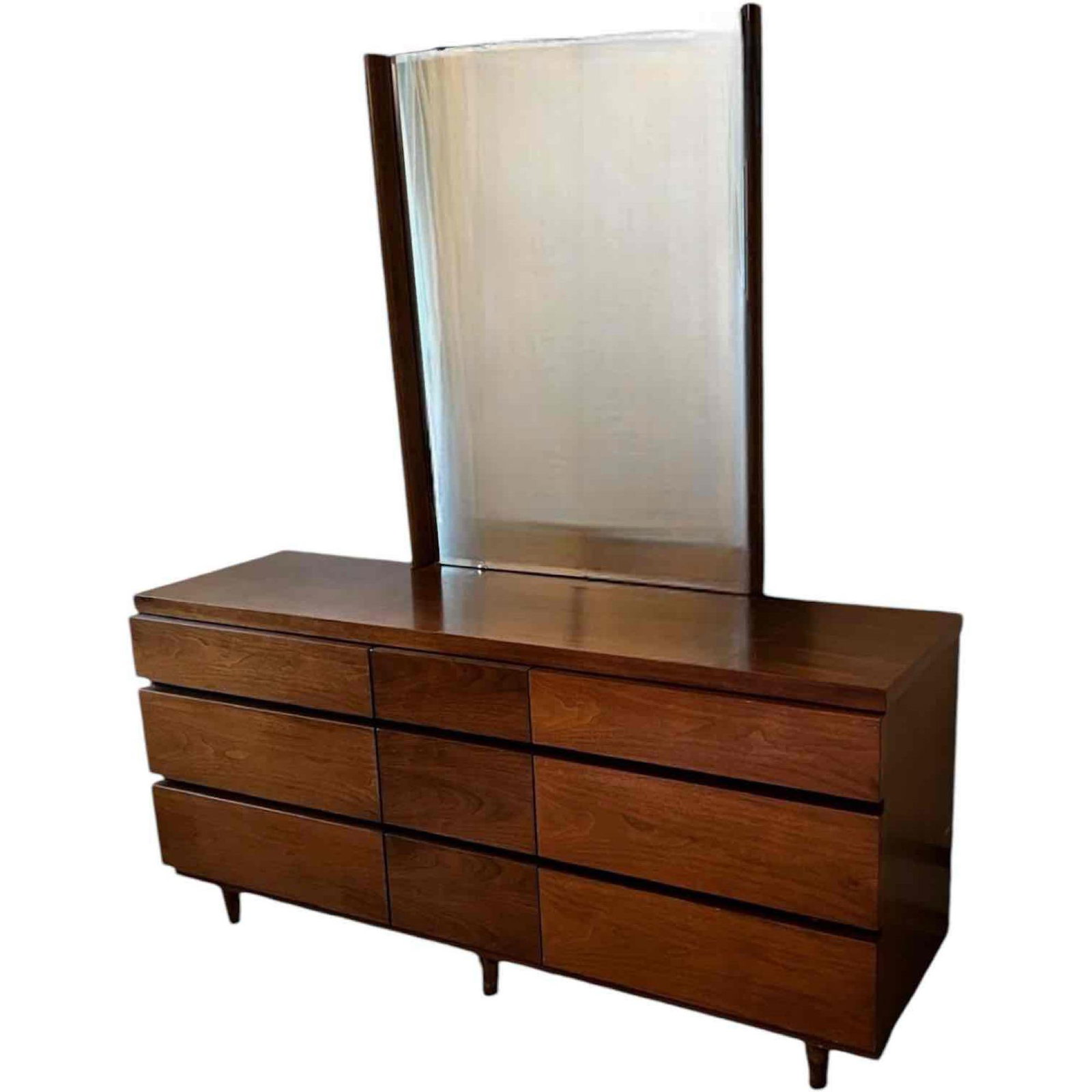 Vintage Bassett Mid Century Modern MCM Six Drawer Dresser with Mirror, Gala Collection: Brand: Bassett Furniture Origin: USA Condition Notes: Very well maintained. All drawers operate smoothly. Excellent vintage condition. Additional information: Ci