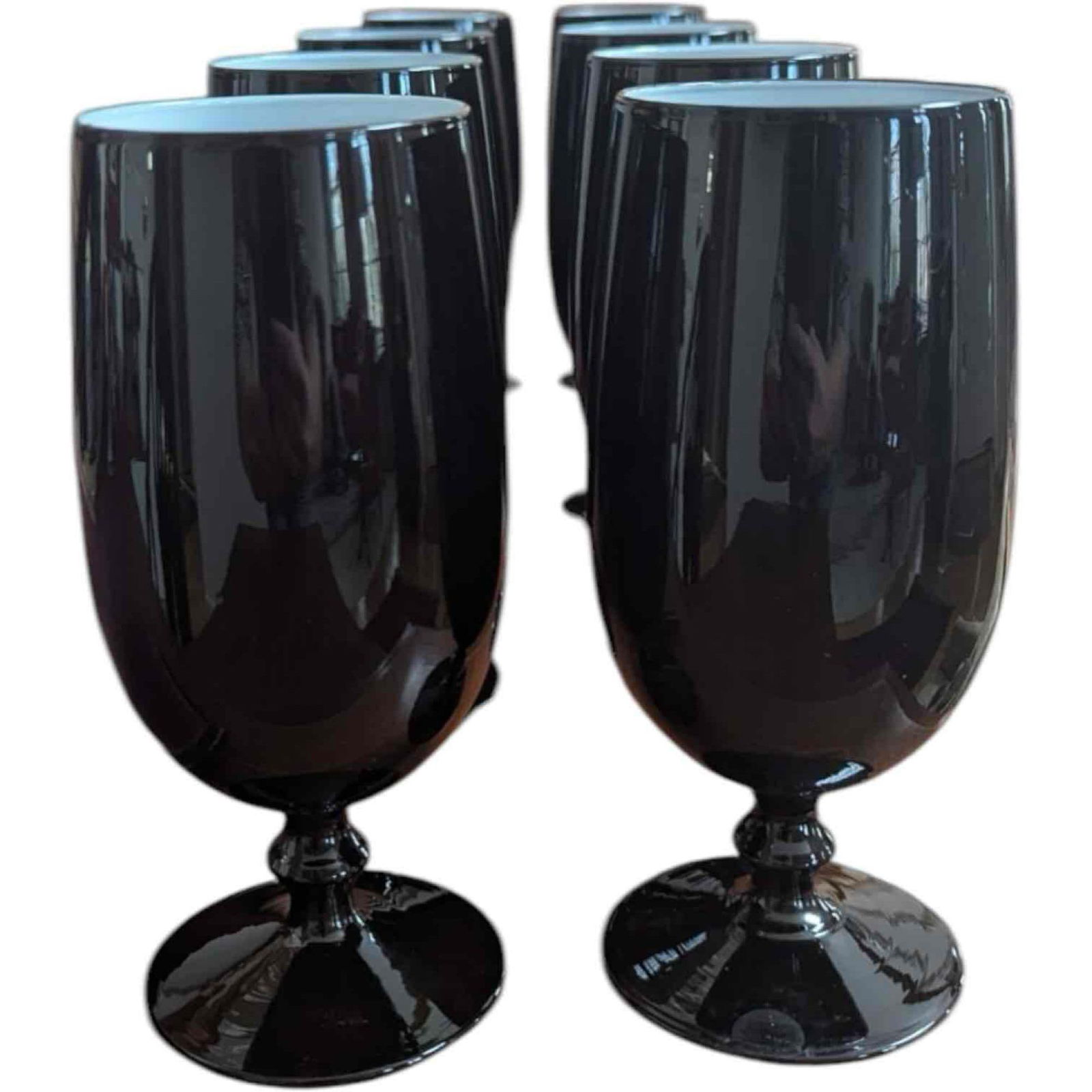 1960s Carlo Moretti Black and White Cordial Glasses, 8: 1960s Carlo Moretti Black and White Cased Cordial Glasses, Set of 8. Italian made vintage set in excellent condition. No chips or damage. Dimensions: 6.2 cm diameter base, diameter chalice 6.4 cm, he