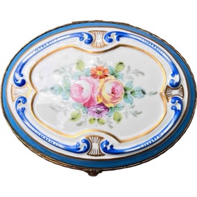 Vieux (Old) Paris Circa 1860-1870 Porcelain Hand Painted Jewlery Trinket Box with Bronze Ormulu