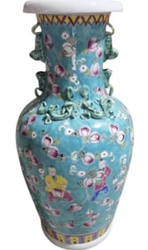Hand-Painted Jingdezhen Porcelain Vase with Foo Dog (Guardian Lion) Motif and Cloud Pattern