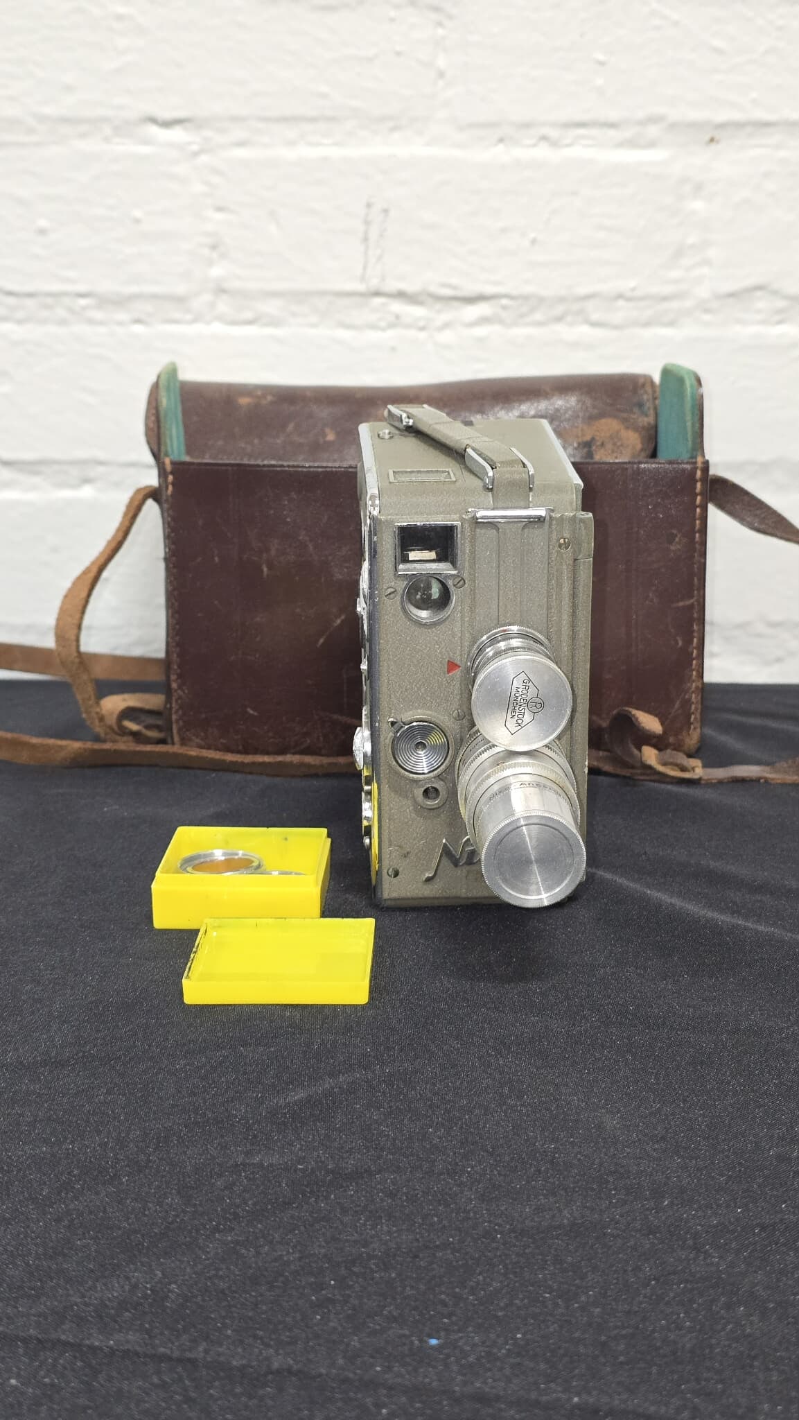 Nizo 8mm Movie Camera w/ Triple-Lens Turret, Filters & Leather Case (1 of 8)