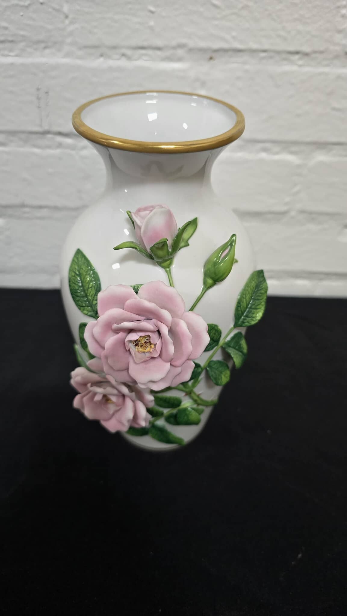 Celestial Rose Vase by Rosanne Sanders – Franklin Porcelain (1984): Beautiful limited-edition “Celestial Rose” porcelain vase by artist Rosanne Sanders, produced by Franklin Porcelain in 1984.This collectible piece features exquisitely hand-painted detailing w