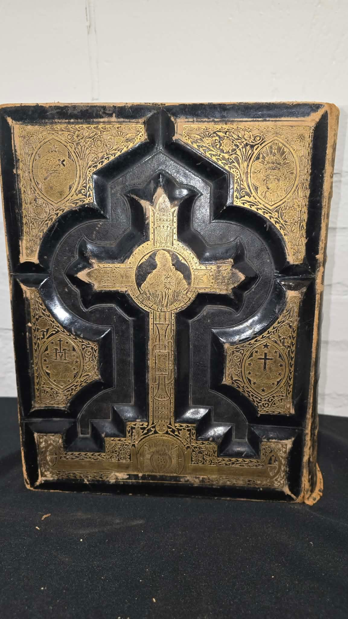 Antique German Catholic Bible with Ornate Gilt Cross Cover: Antique German Catholic Bible titled “Die Heilige Schrift des Alten und Neuen Testamentes”, illustrated folk edition, published by The Keystone Publishing Company, Philadelphia. The book featu