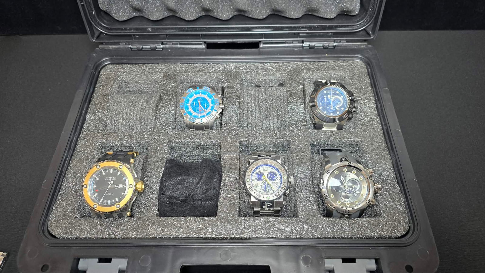 Invicta Reserve Collection Multi-Watch Case with five Men’s Watches (1 of 7)