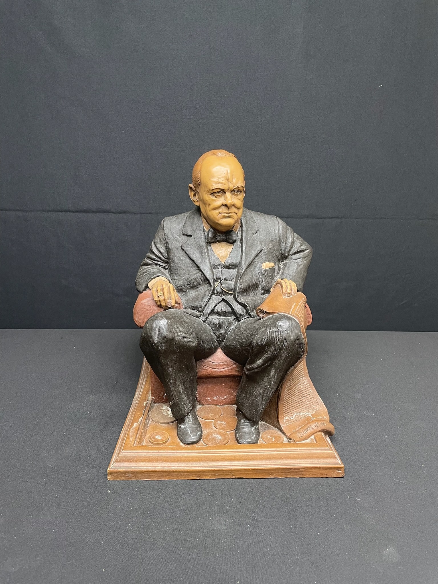 Tom Clark Winston Churchill Statue: A large figure statue of Winston Churchill by artist Tom Clark, made in 1991