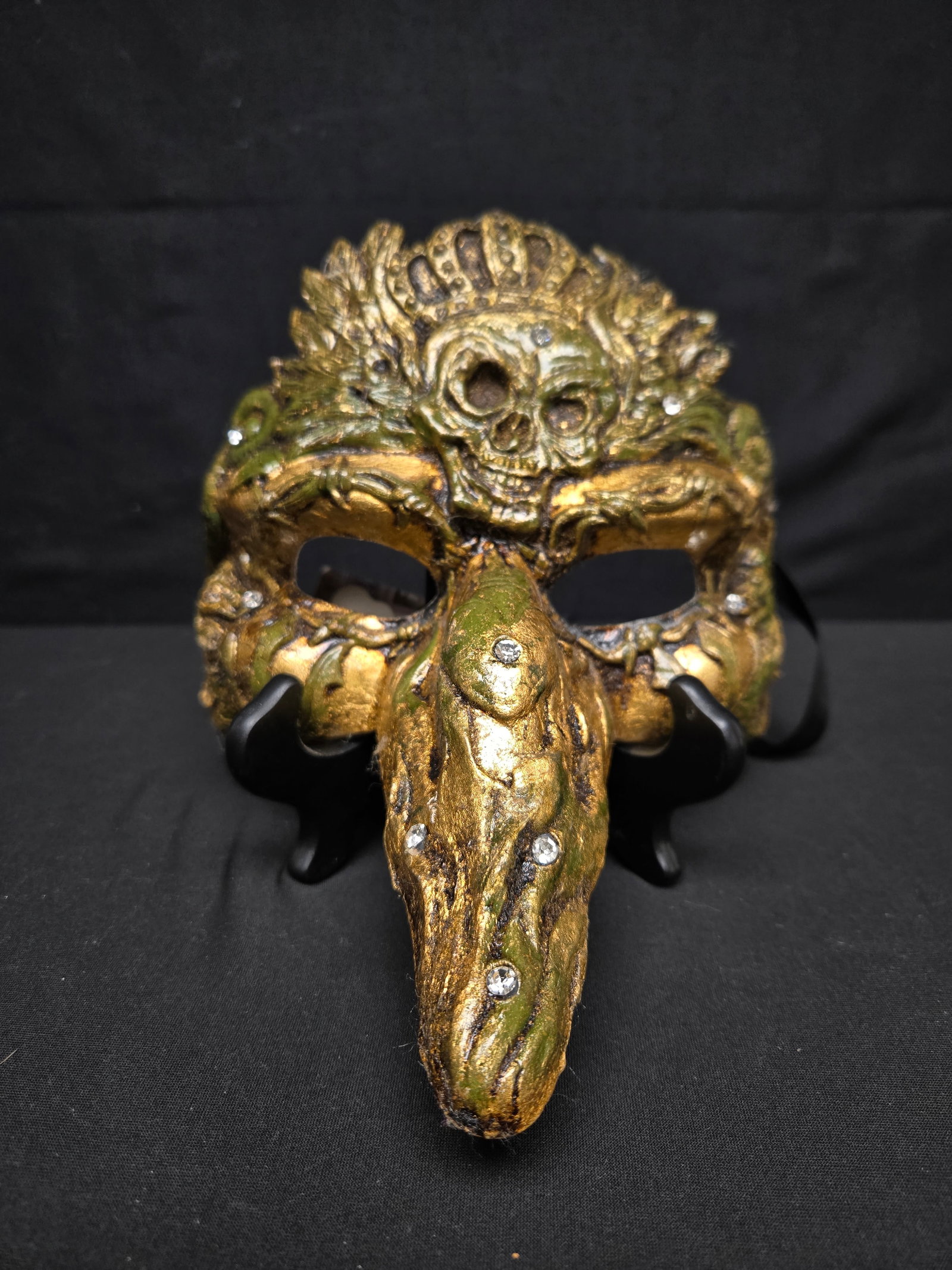Venetian Commedia Dell'Arte Half Mask: Venetian Commedia Dell'Arte mask handmade by artists at La Maschera Del Galeone in Venice, Italy. Made with full respect to designs and traditions originally developed in the late 17th century.Made