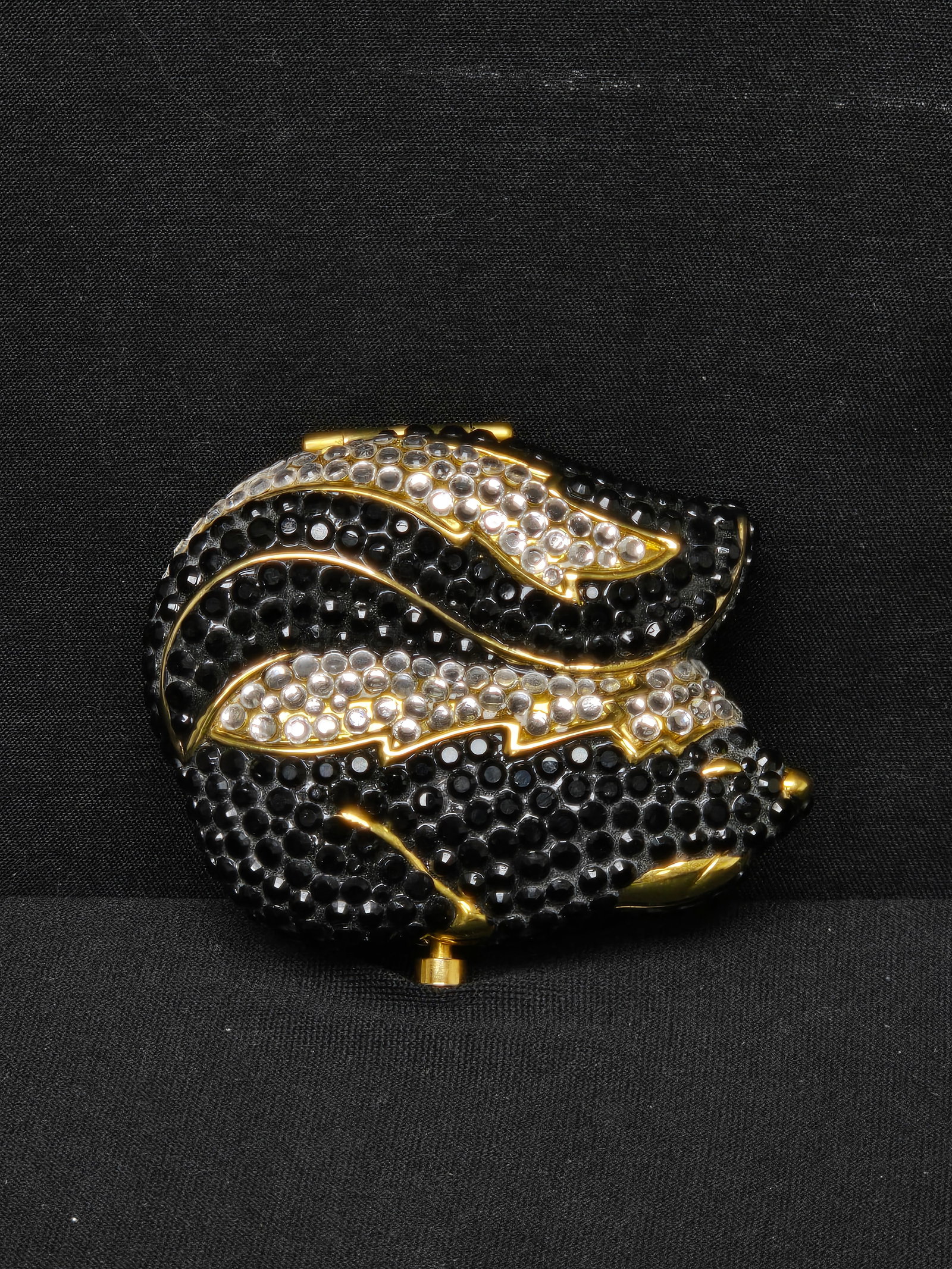 Estee Lauder Sparkling Skunk Powder Compact (1 of 3)