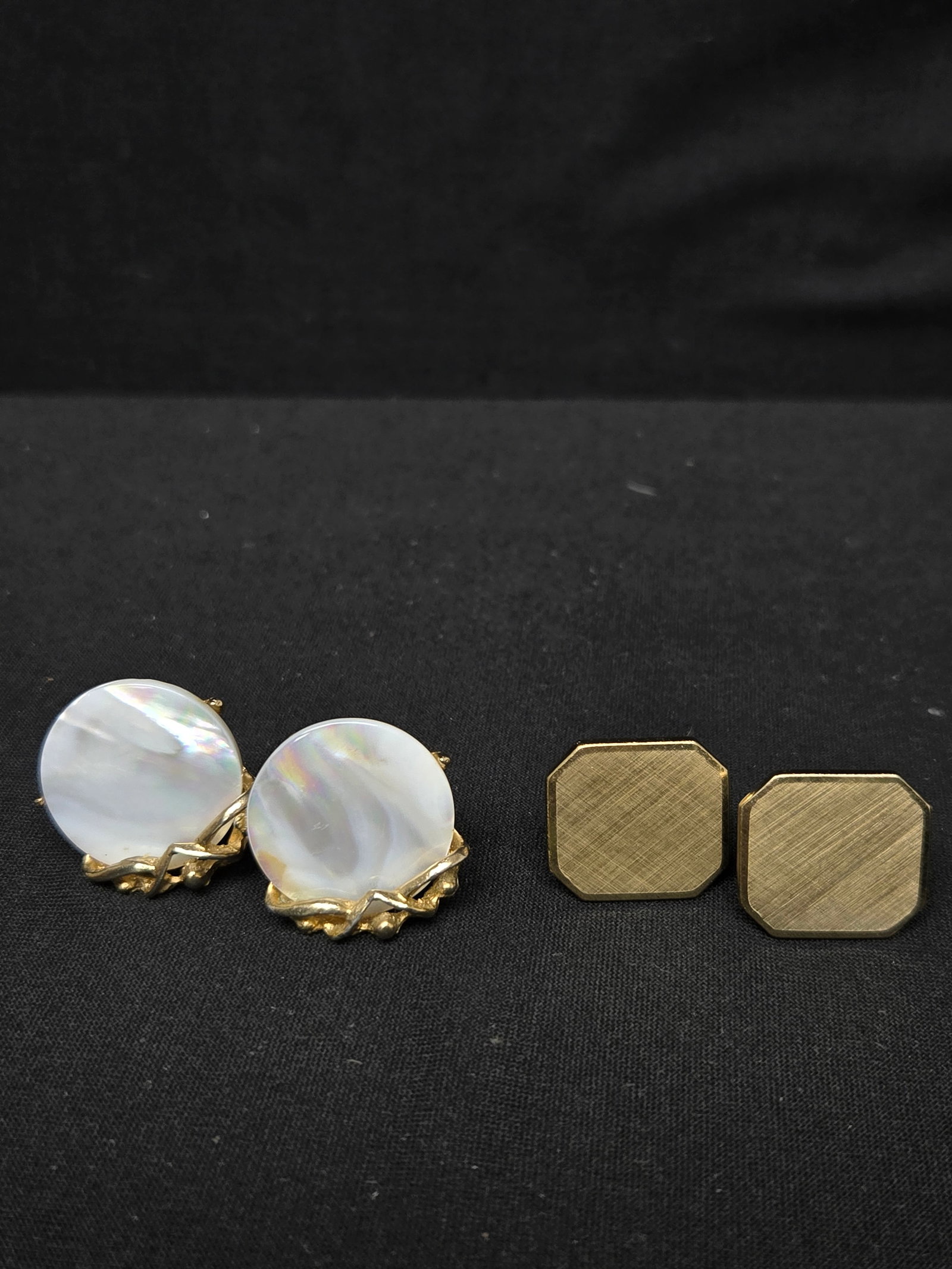 Pair of Gold Metallic Cufflinks (4pc) (1 of 2)