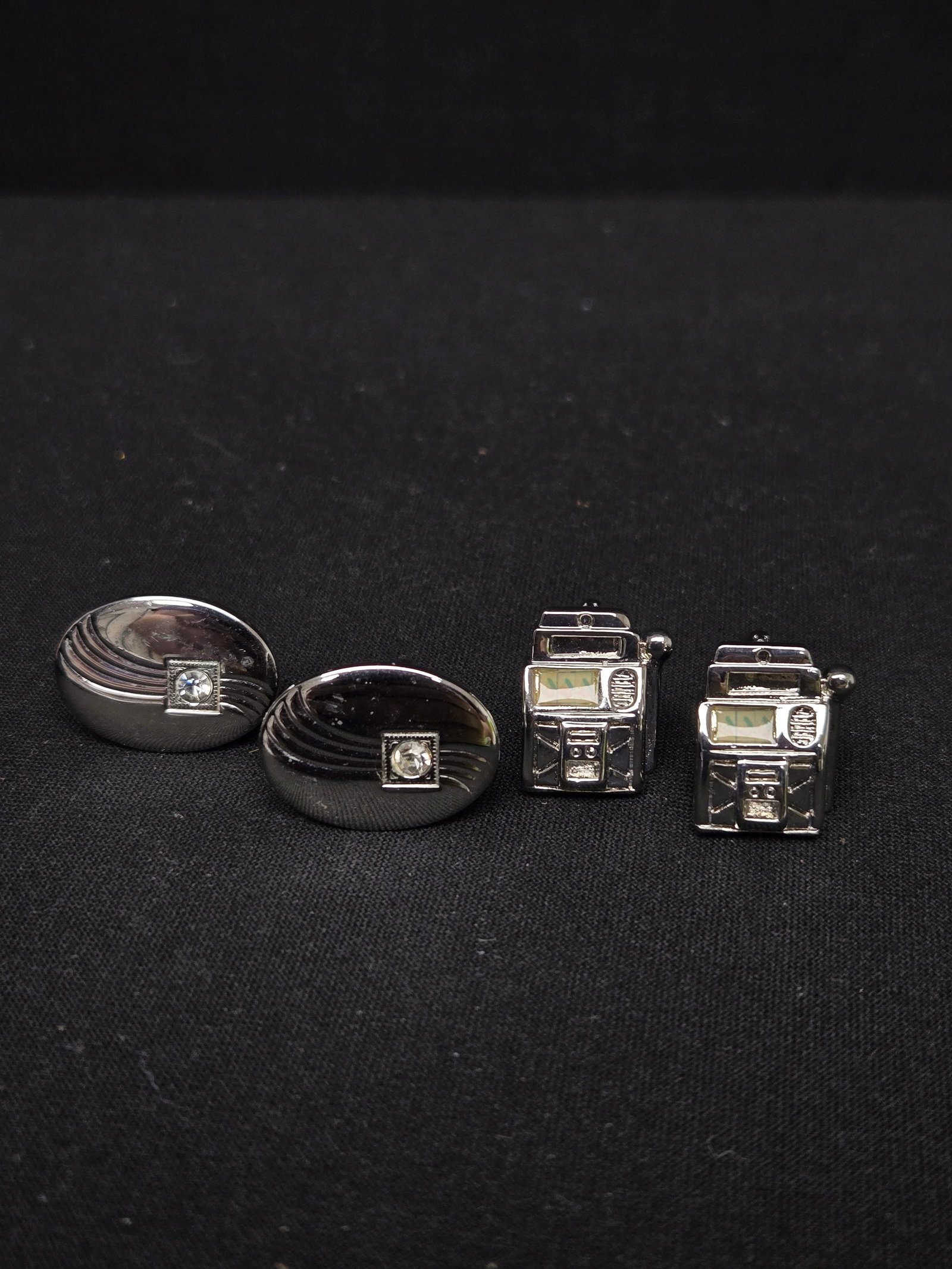 Pair of SIlver Metallic Mid Century Modern Cufflinks (4pc) (1 of 2)