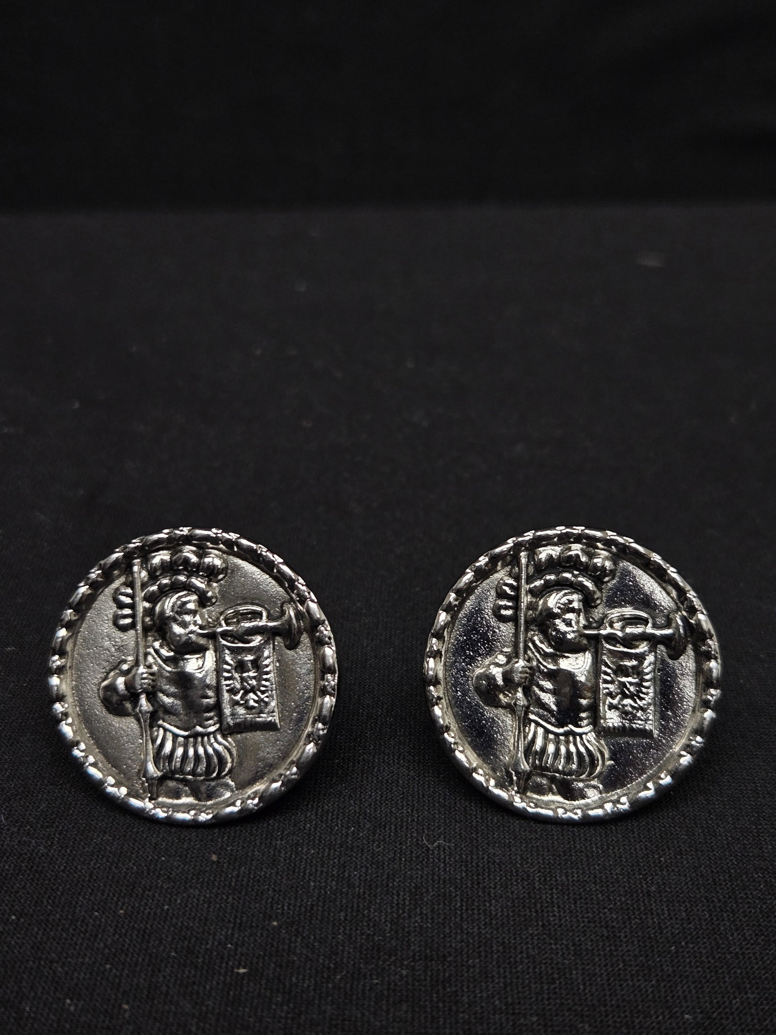 Vintage Hickok USA Medieval Knight/Byzantine Saint Cufflinks (2pc) (1 of 2)