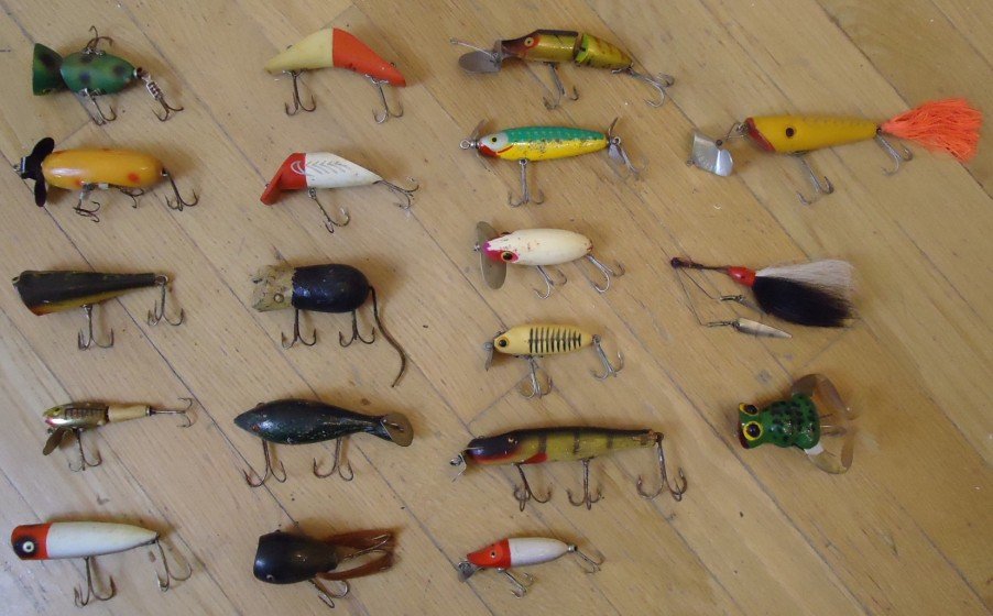 Antique Fishing Lures: Lot 169 Title: Lot of Antique Fishing Lures Estimate: $600-800