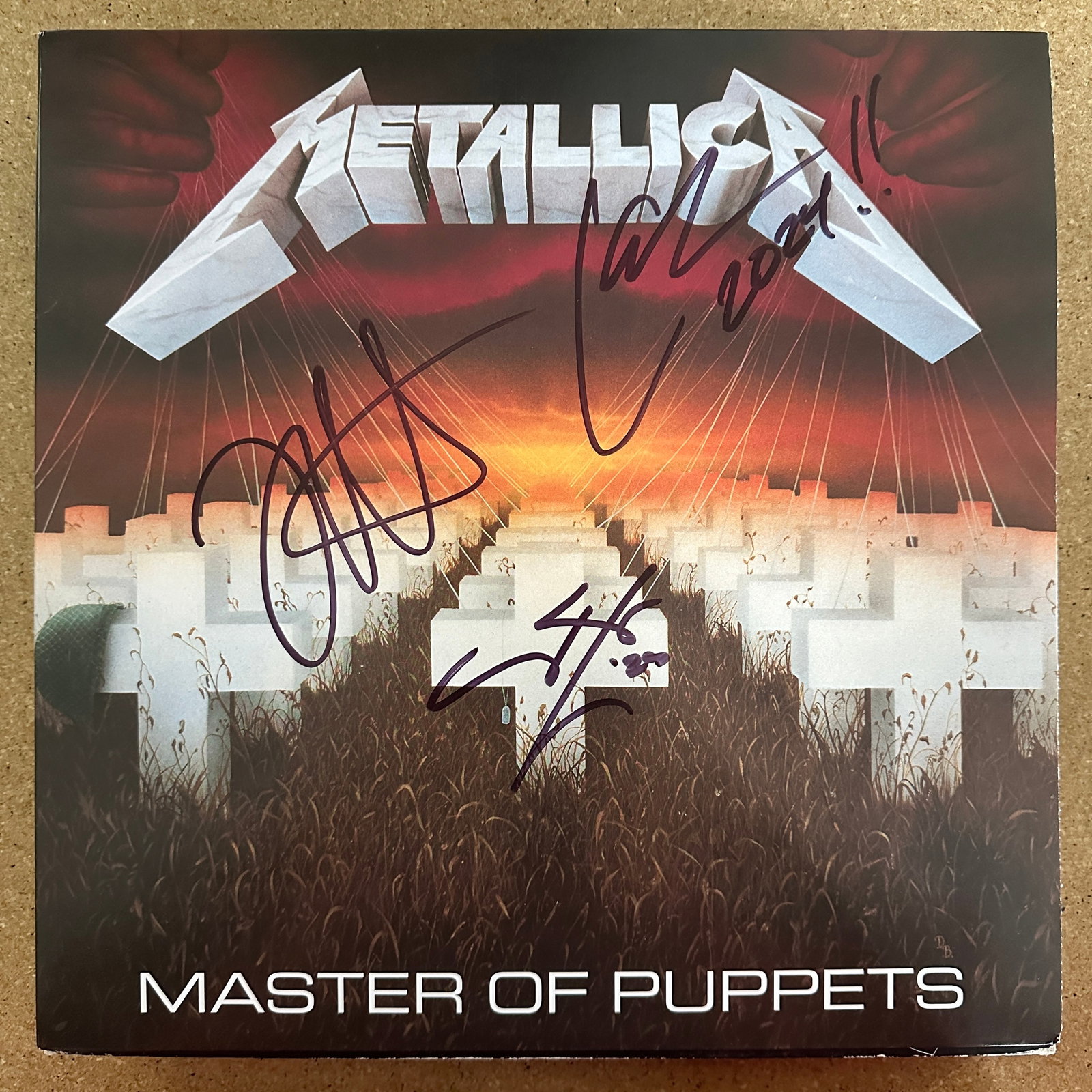 Metallica autographed Master of Puppets album cover: If you have any questions about an item, please message on LiveAuctioneers or send an email to bids@hiramsah.com . Displays listed are mockup photos unless listed differently in the description, Displ