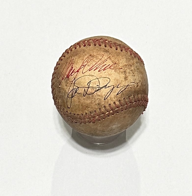 Joe DiMaggio and Marylin Monroe autographed baseball (1 of 1)
