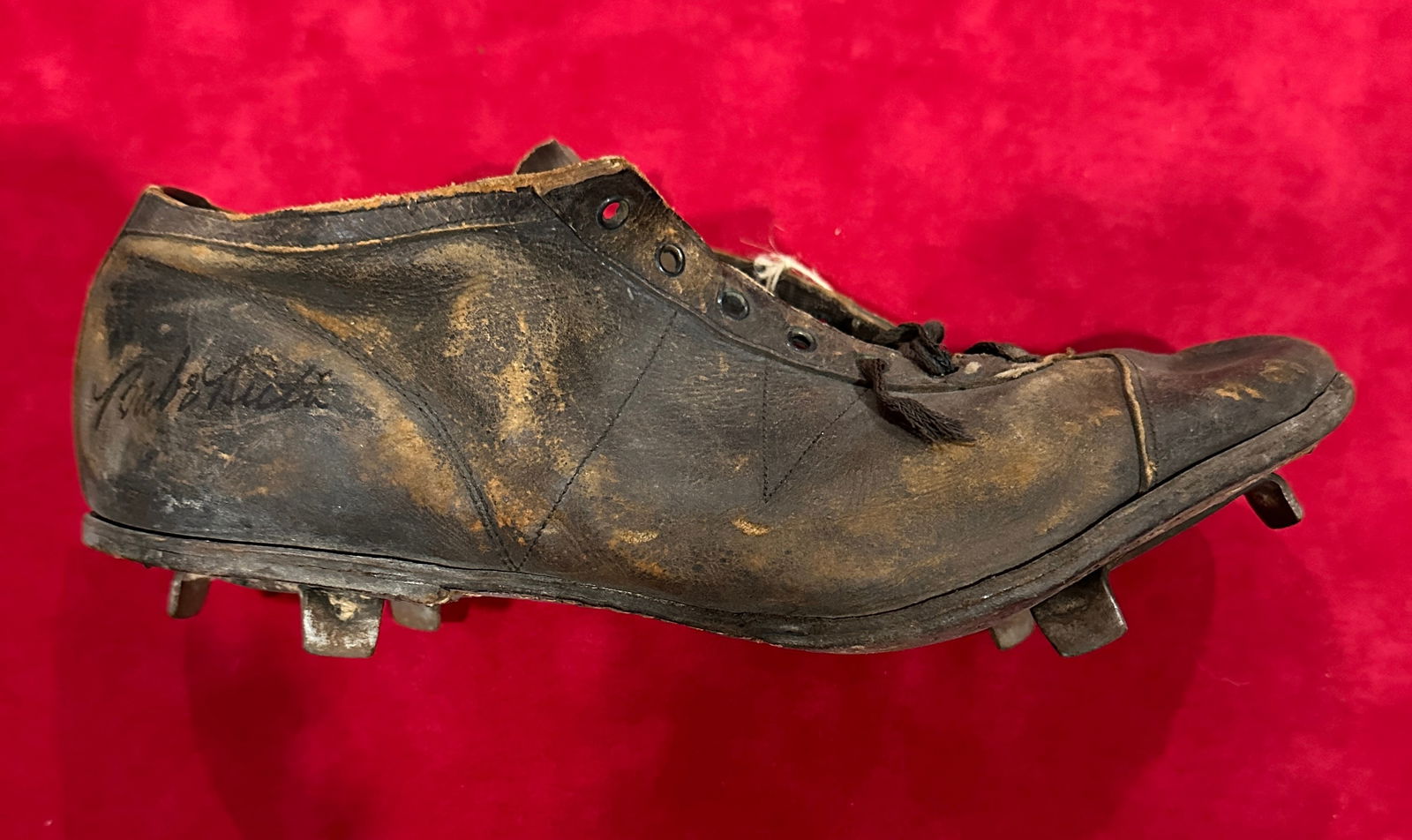 Babe Ruth Autographed Vintage Baseball Cleat W/COA (1 of 2)