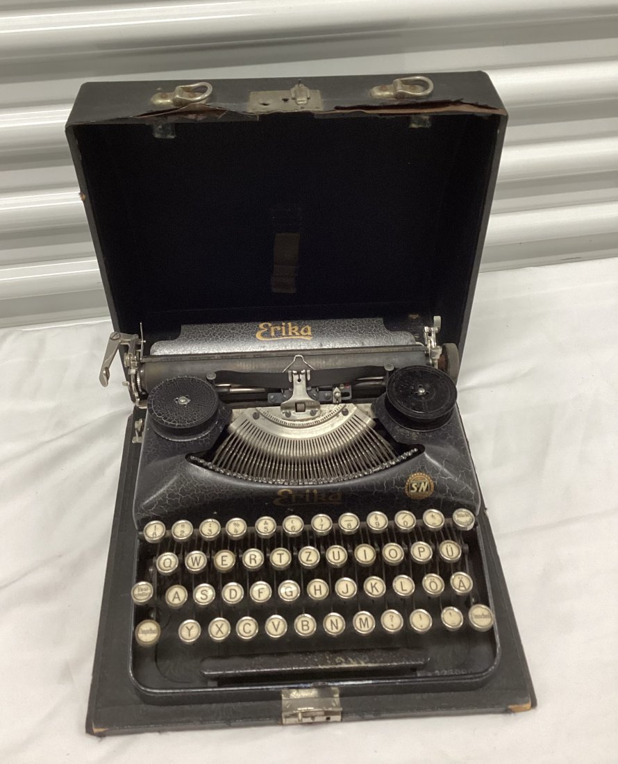 Erika Typewriter: NO SHIPPING.