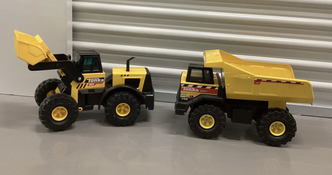 Tonka Mighty Front Loader & Dump Truck (1 of 2)