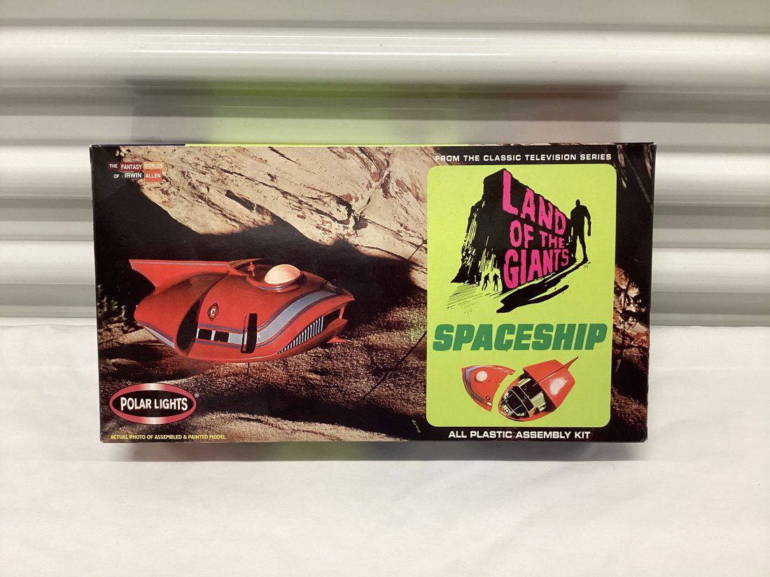 Land of the Giants Spaceship ModeL Kit (1 of 3)