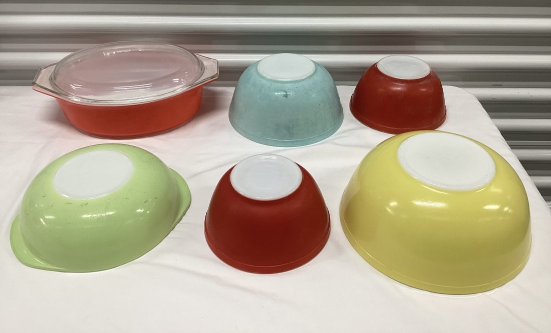 Vintage Pyrex Primary Colors: One lid