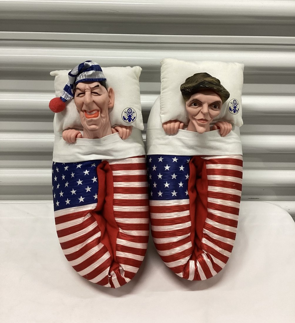 1988 Ronald & Nancy Reagan Slippers: Size Large