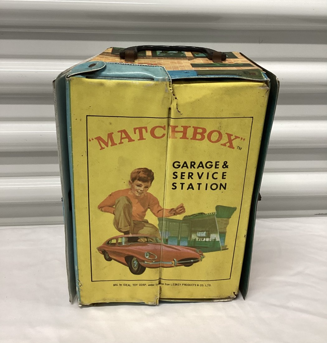 Ideal Lesney Matchbox Garage & Service Station (1 of 5)