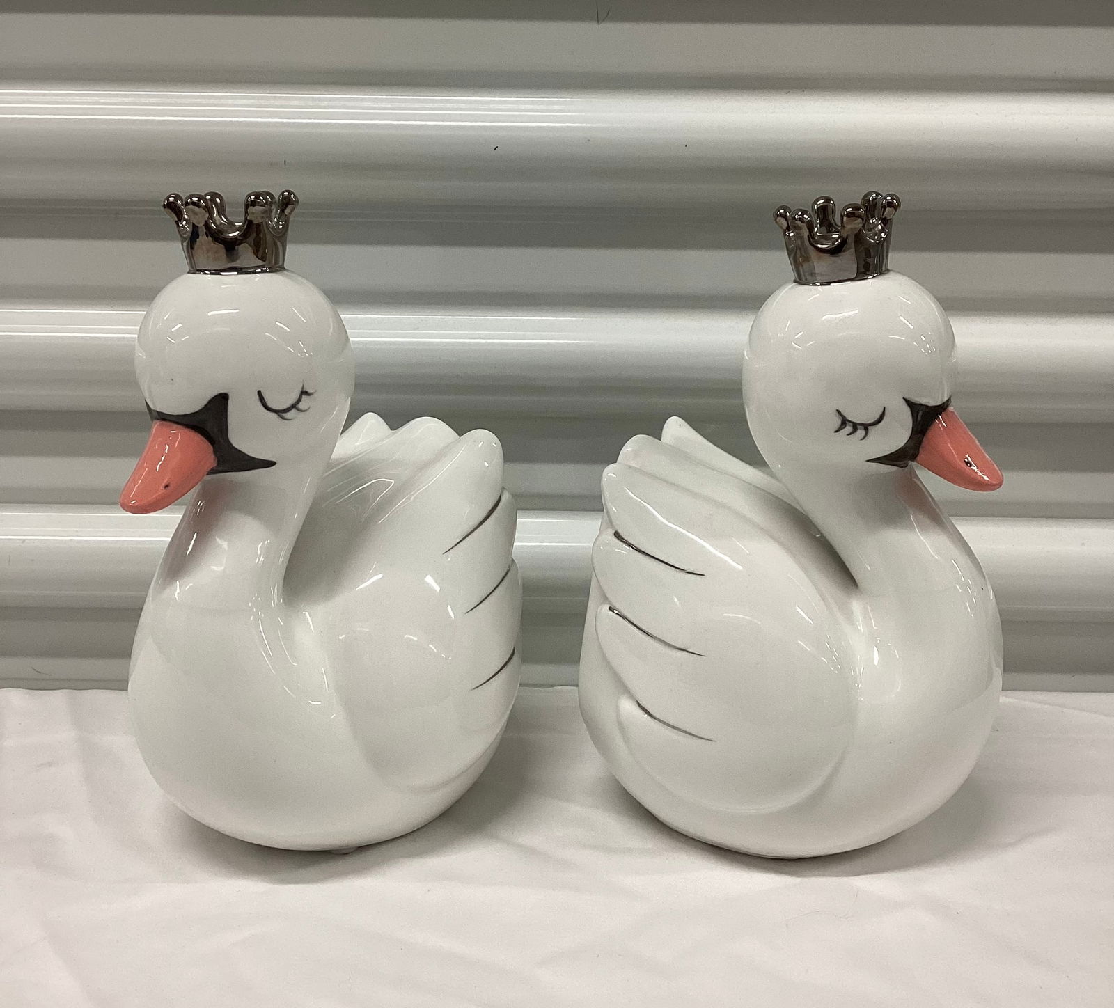 Baby Aspen Princess Swan Bookends (1 of 4)