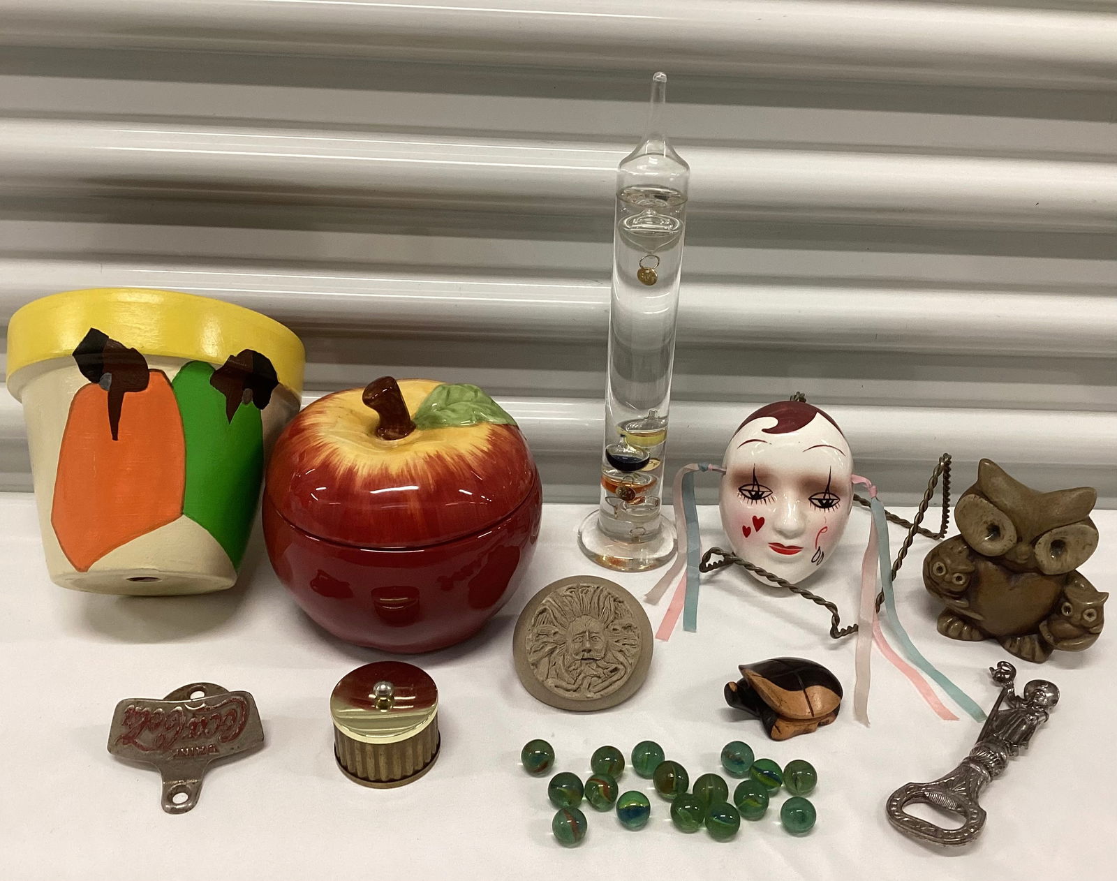 Starr X Coca Cola Bottle Opener & other Decor (1 of 4)