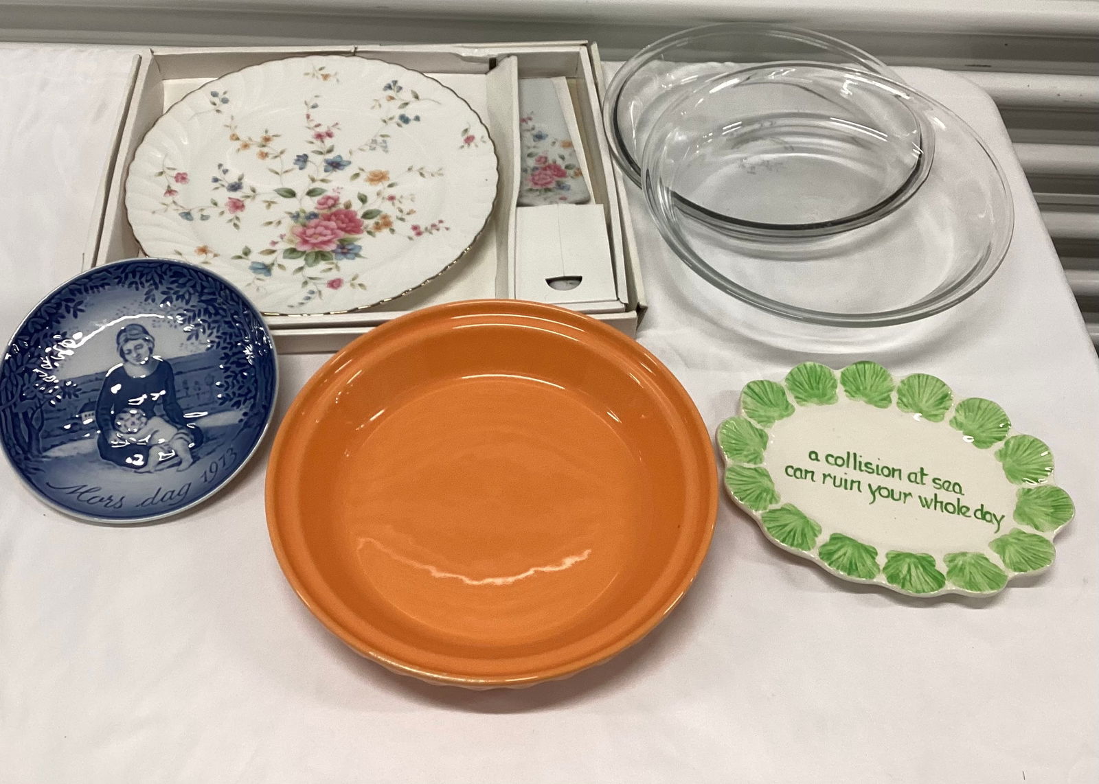 Vintage Cake and Pie Plates incl. Fiesta, Pyrex (1 of 4)